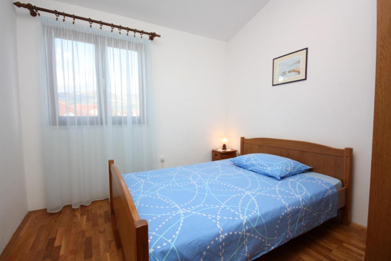 Apartments With A Parking Space Kastel Stafilic, Kastela - 5219 Bagian luar foto