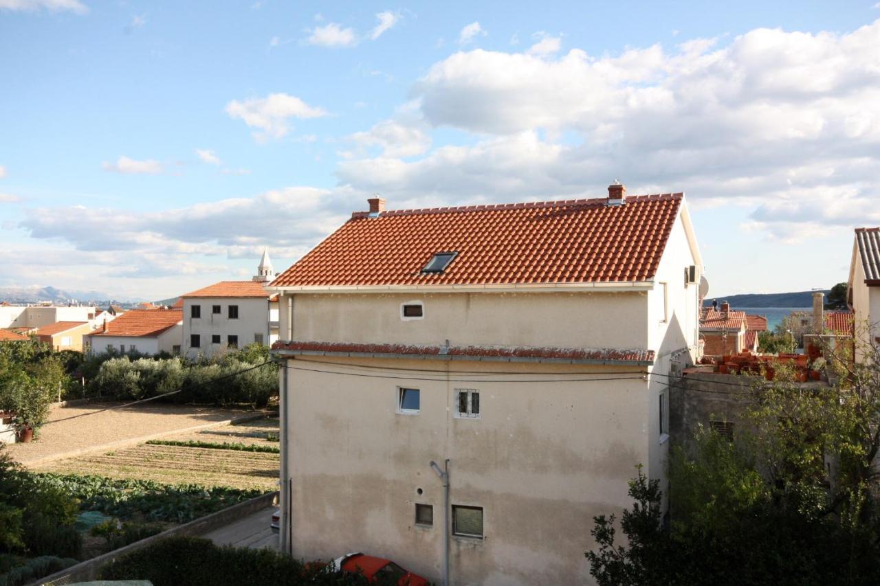 Apartments With A Parking Space Kastel Stafilic, Kastela - 5219 Bagian luar foto