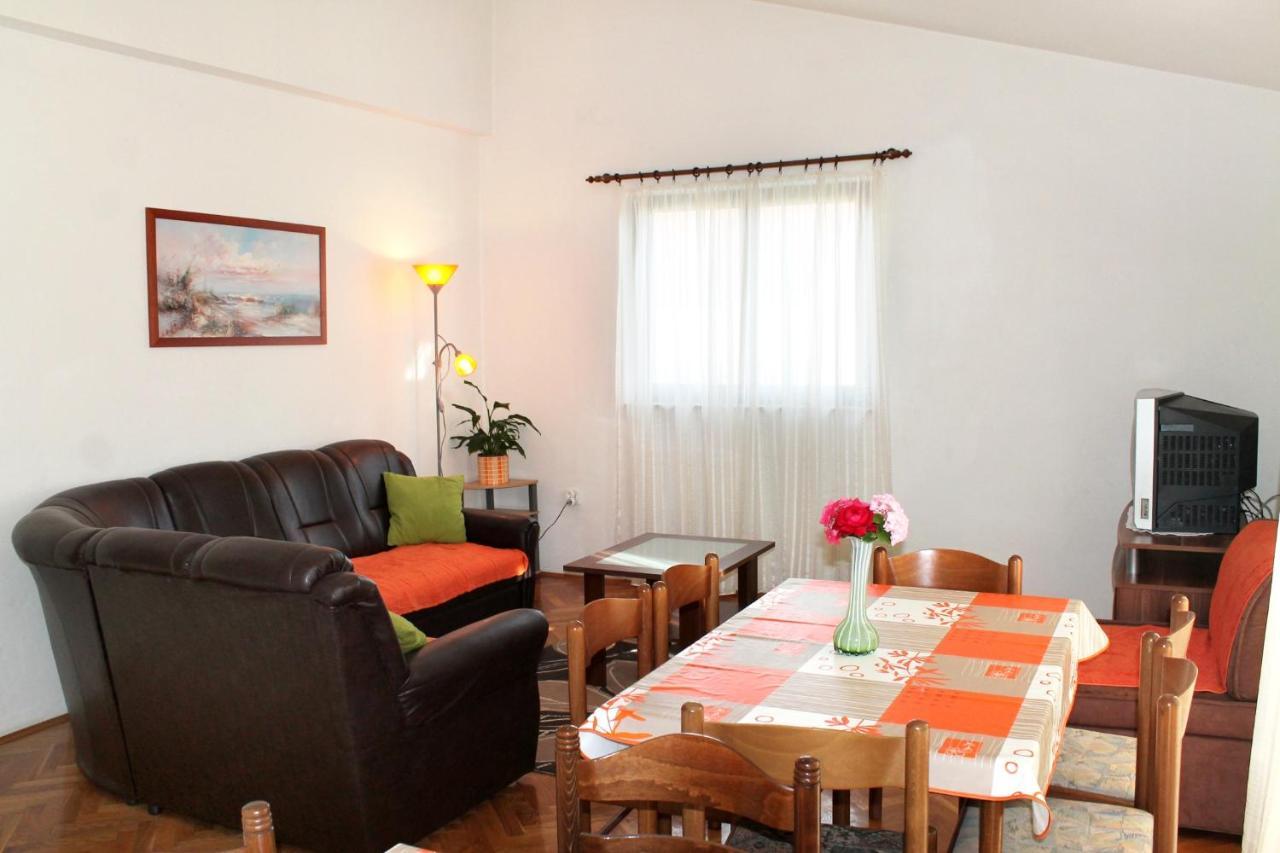 Apartments With A Parking Space Kastel Stafilic, Kastela - 5219 Bagian luar foto