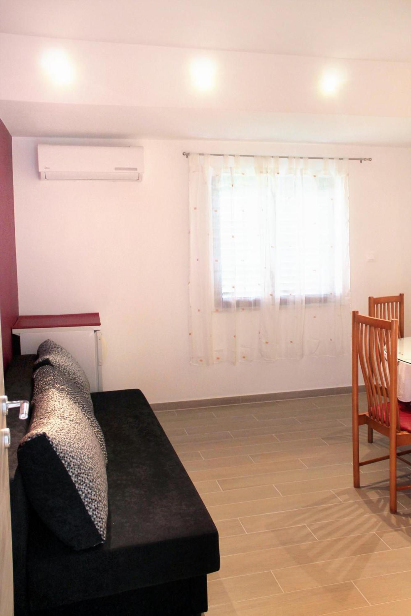 Apartments With A Parking Space Kastel Stafilic, Kastela - 5219 Ruang foto